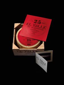 PREMIUM GOAT CHEESE RESERVA DE FAMILIA 180 DAYS CURED